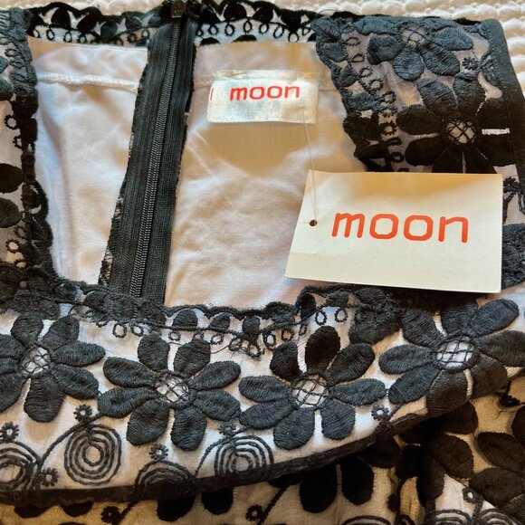 Moon Collection Black Daisy Embroidered Overlay Mini Dress (M) New With Tag - Picture 5 of 8